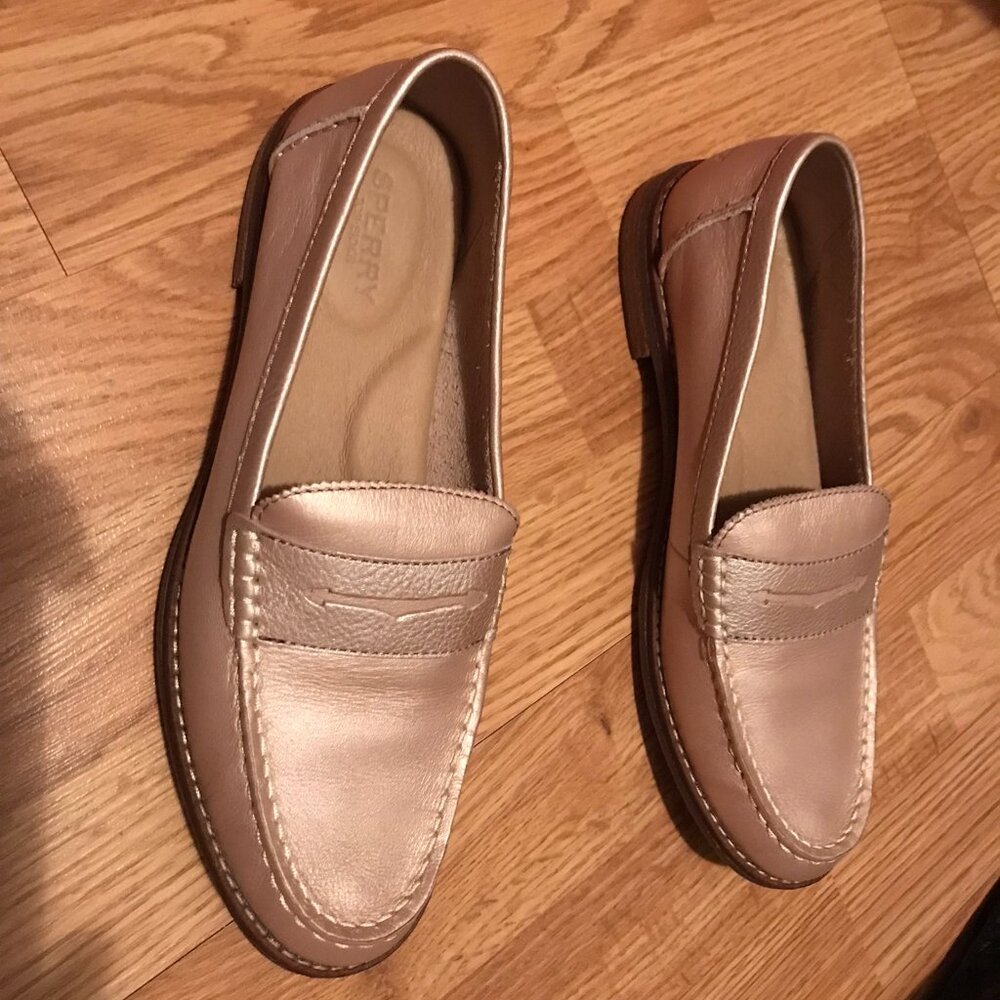 Sperry Loafers Metallic Pink Ladies Size 8.5